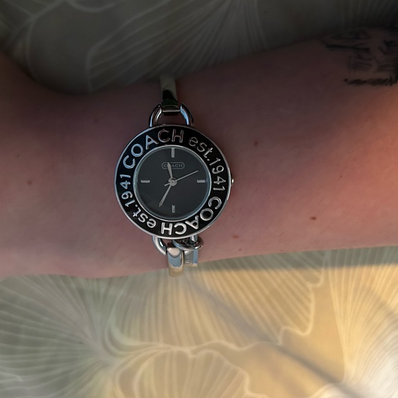 Vintage Coach Watch Stainless Steel No. 7141 Black Bezel - Picture 1 of 5